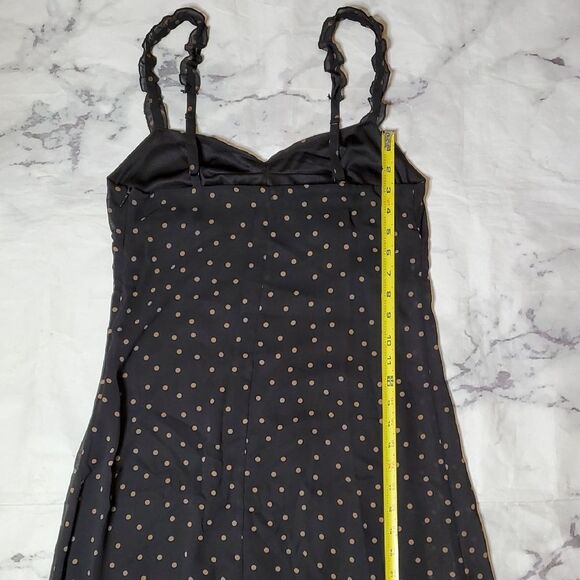 Urban Outfitters Black & Tan Dot MIDI - Picture 5 of 8